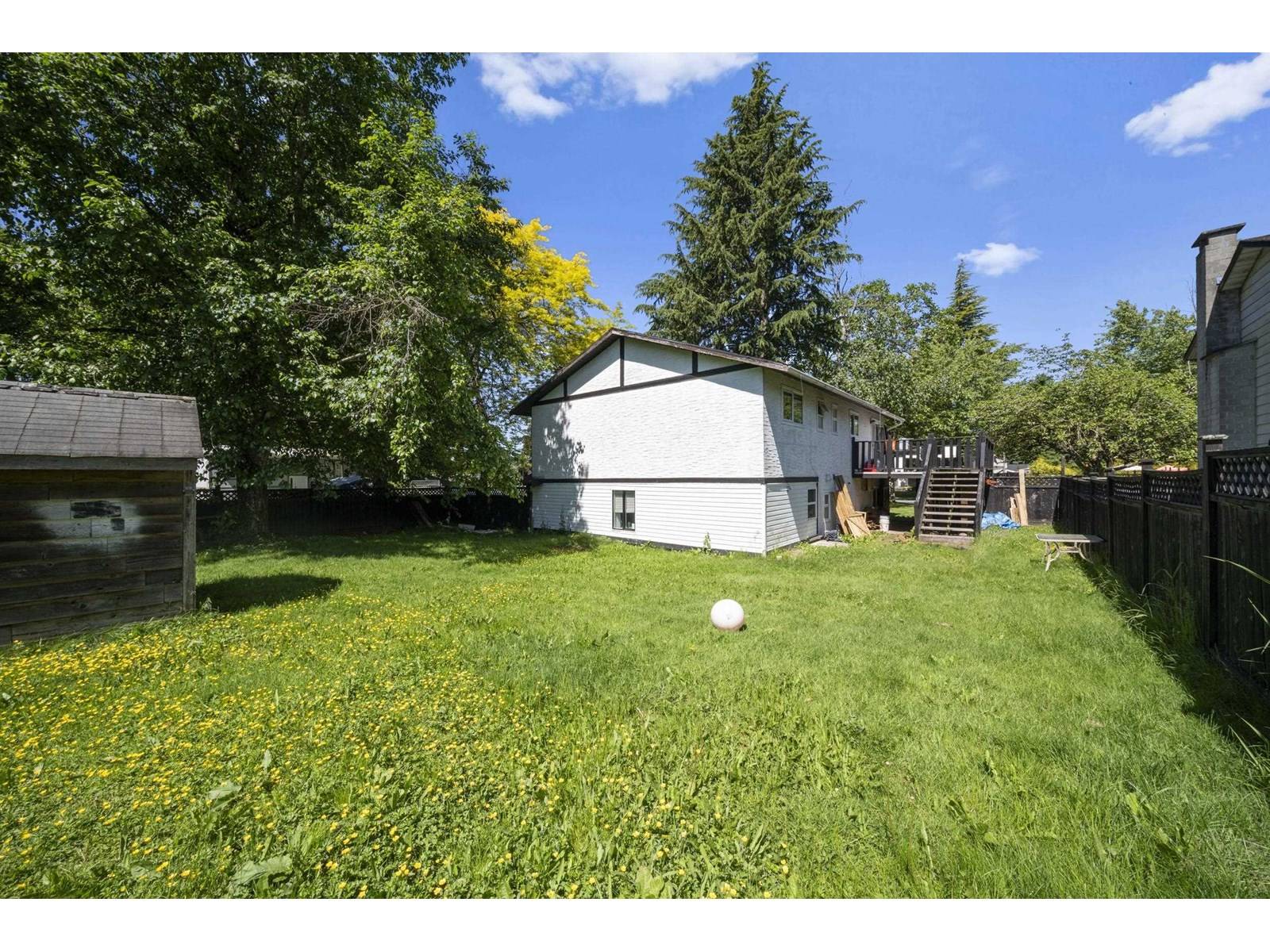 Surrey, BC V3S5B6,6194 PALOMINO CRESCENT