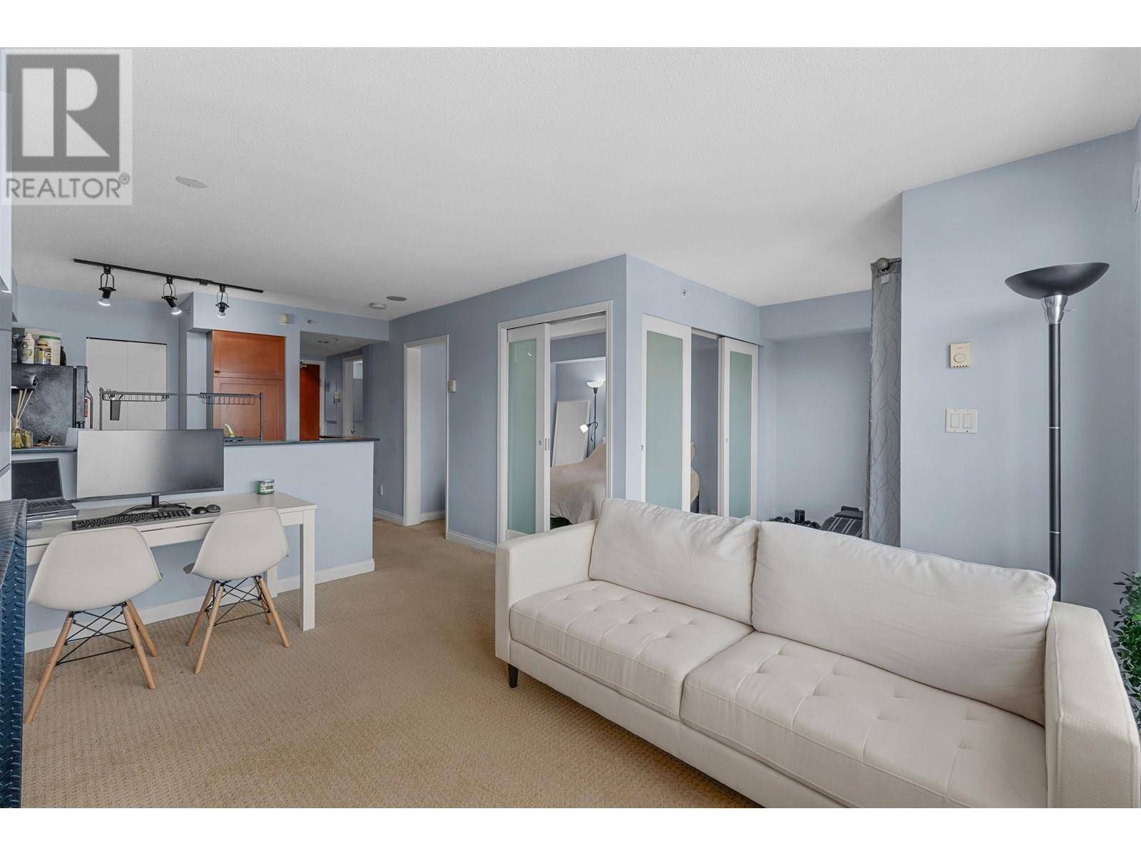 Vancouver, BC V6A1B2,55 ALEXANDER ST #604