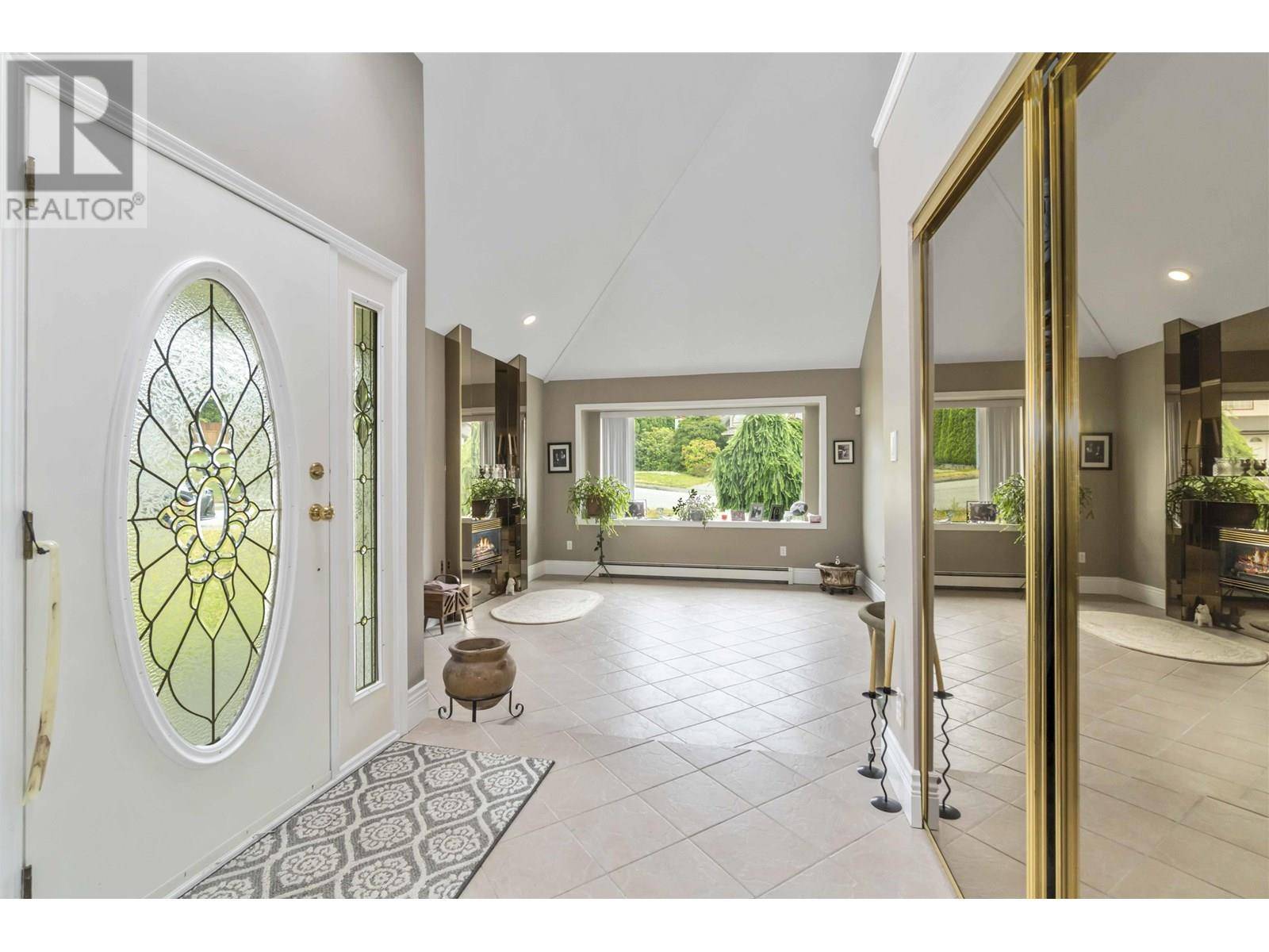 Coquitlam, BC V3E3G4,1372 OXFORD STREET