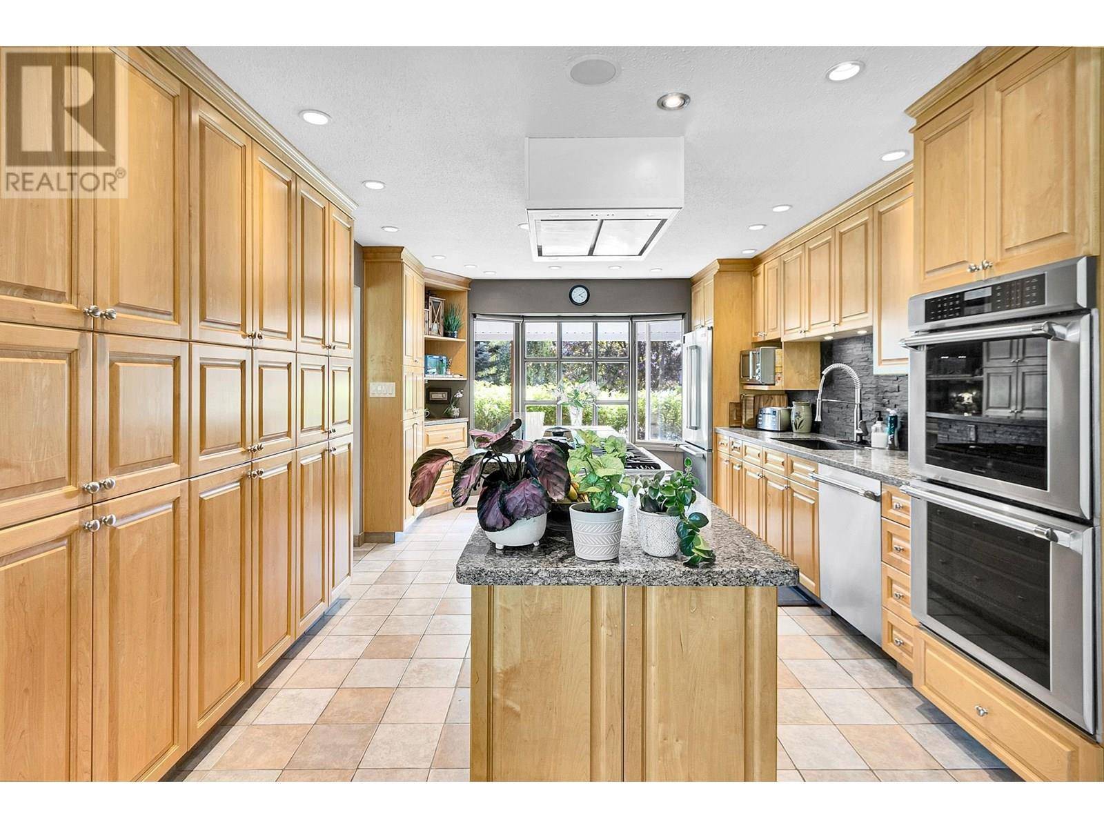 Prince George, BC V2M4V4,120 KING DRIVE