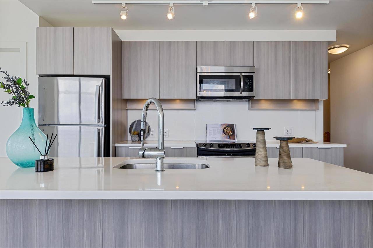 Surrey, BC V3T0M4,13308 CENTRAL #3307