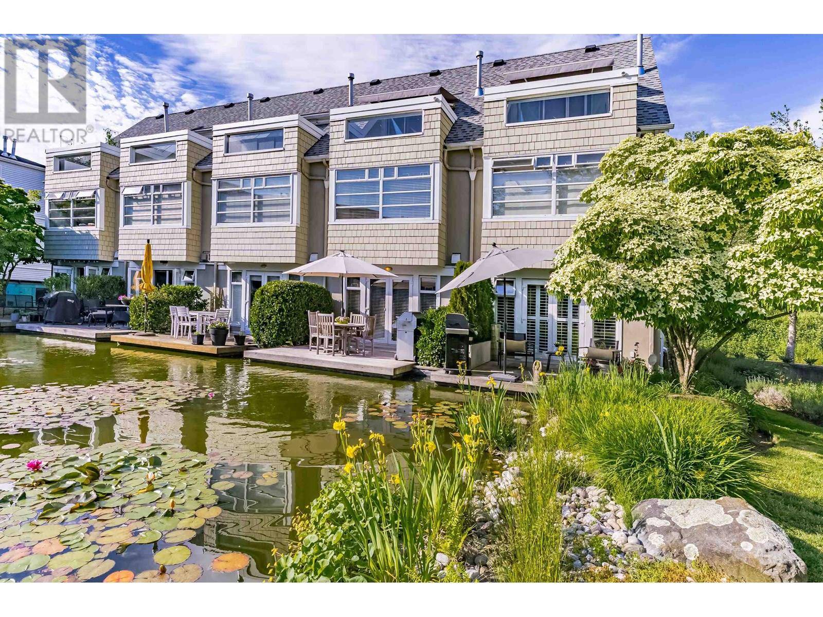 Vancouver, BC V5P4X2,2060 SE KENT AVENUE