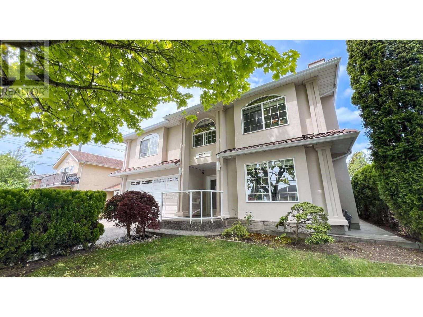 New Westminster, BC V3M2X7,2041 EDINBURGH STREET