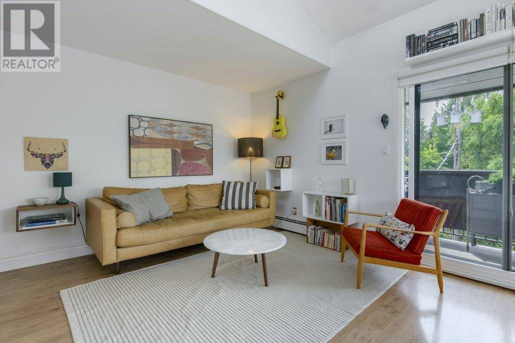 Vancouver, BC V5L1Z4,1622 FRANCES ST #305