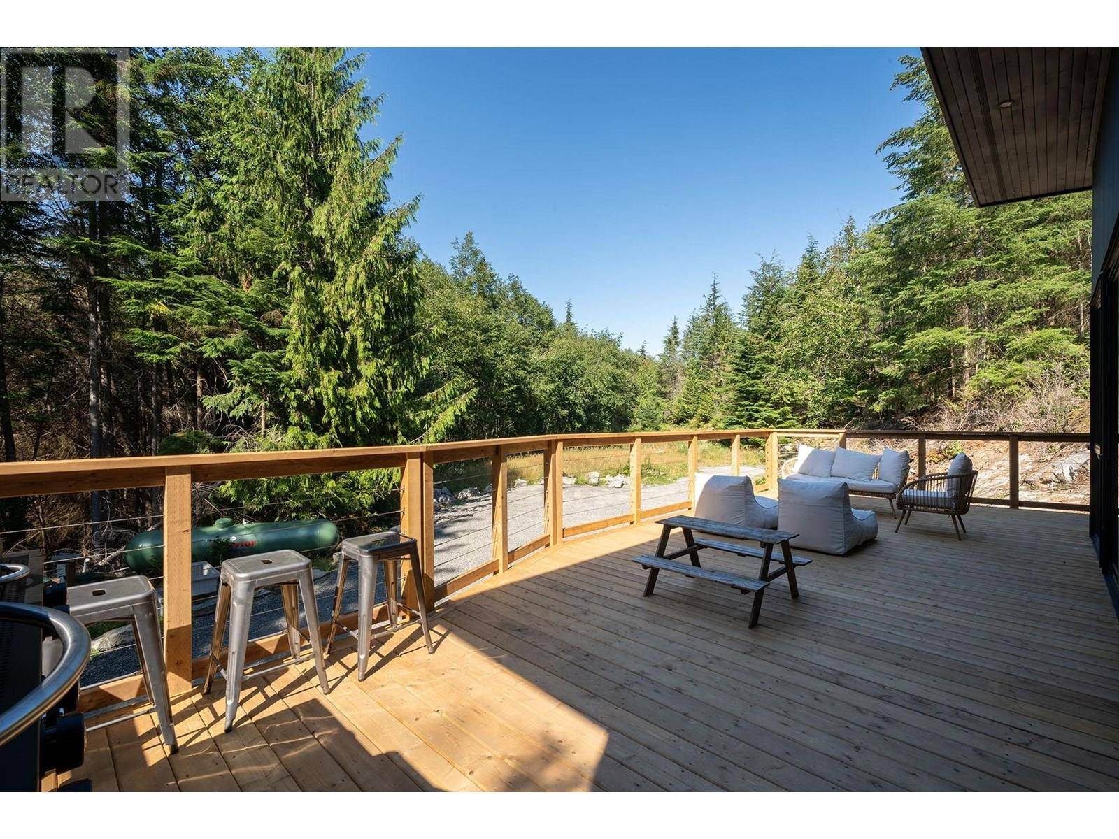 Bowen Island, BC V0N1G2,1290 COWAN POINT DRIVE