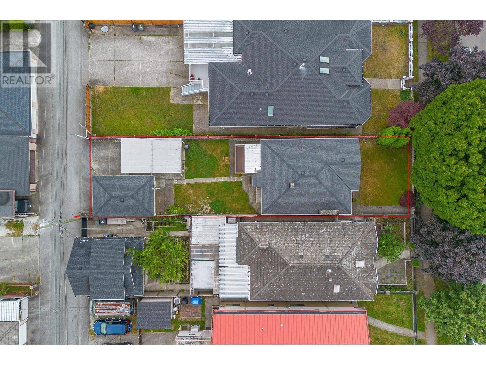 Vancouver, BC V5R4T7,3335 QUEENS AVENUE