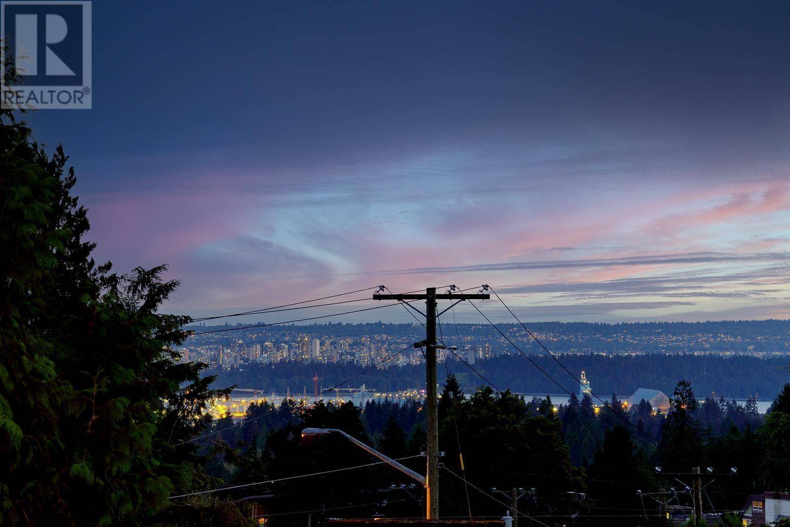 North Vancouver, BC V7N3A7,517 GRANADA CRESCENT