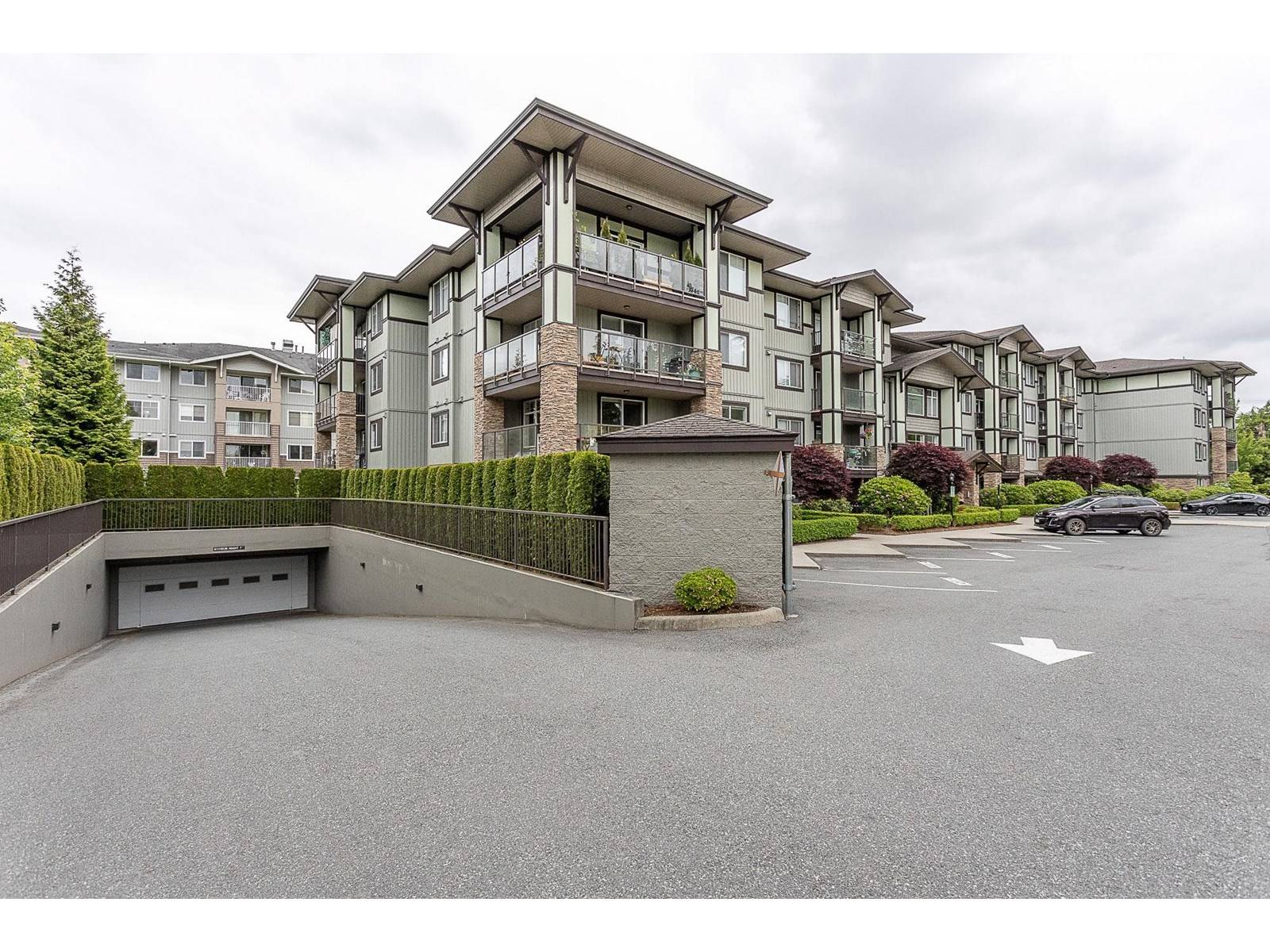 Abbotsford, BC V2S3H6,2038 SANDALWOOD #104