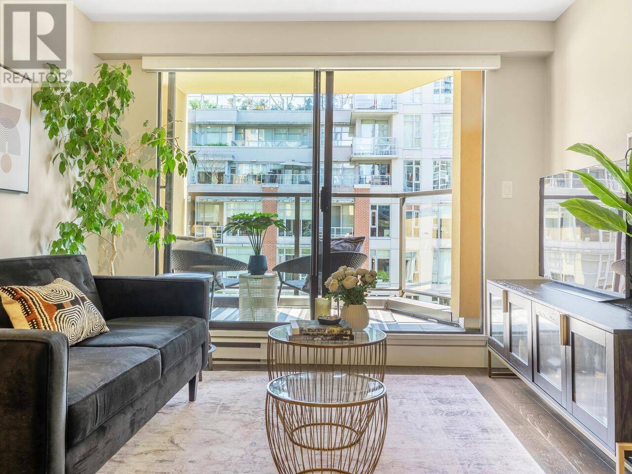 Vancouver, BC V6B6E4,488 HELMCKEN ST #507