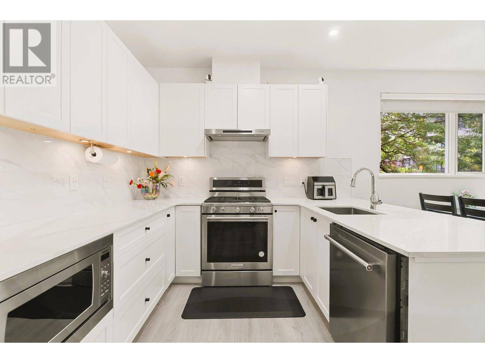 Vancouver, BC V5R4S9,2688 DUKE ST #206