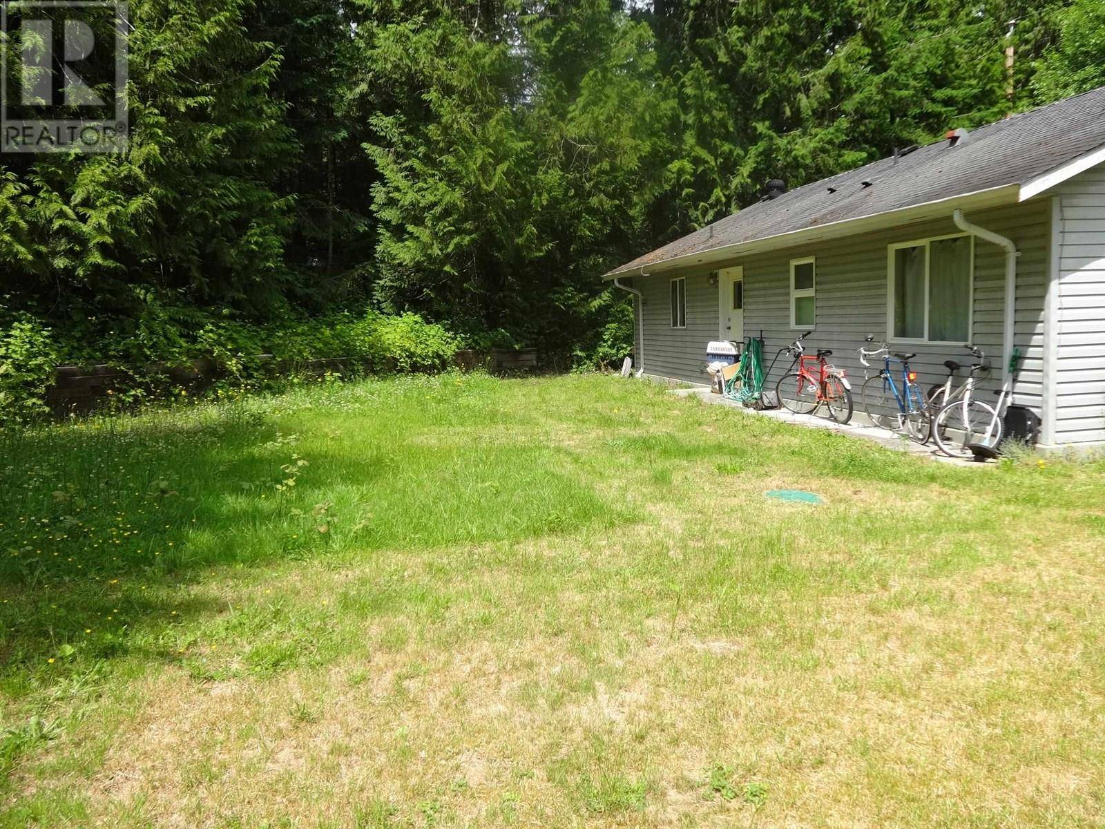 Gibsons, BC V0N1V4,539 HOUGH ROAD