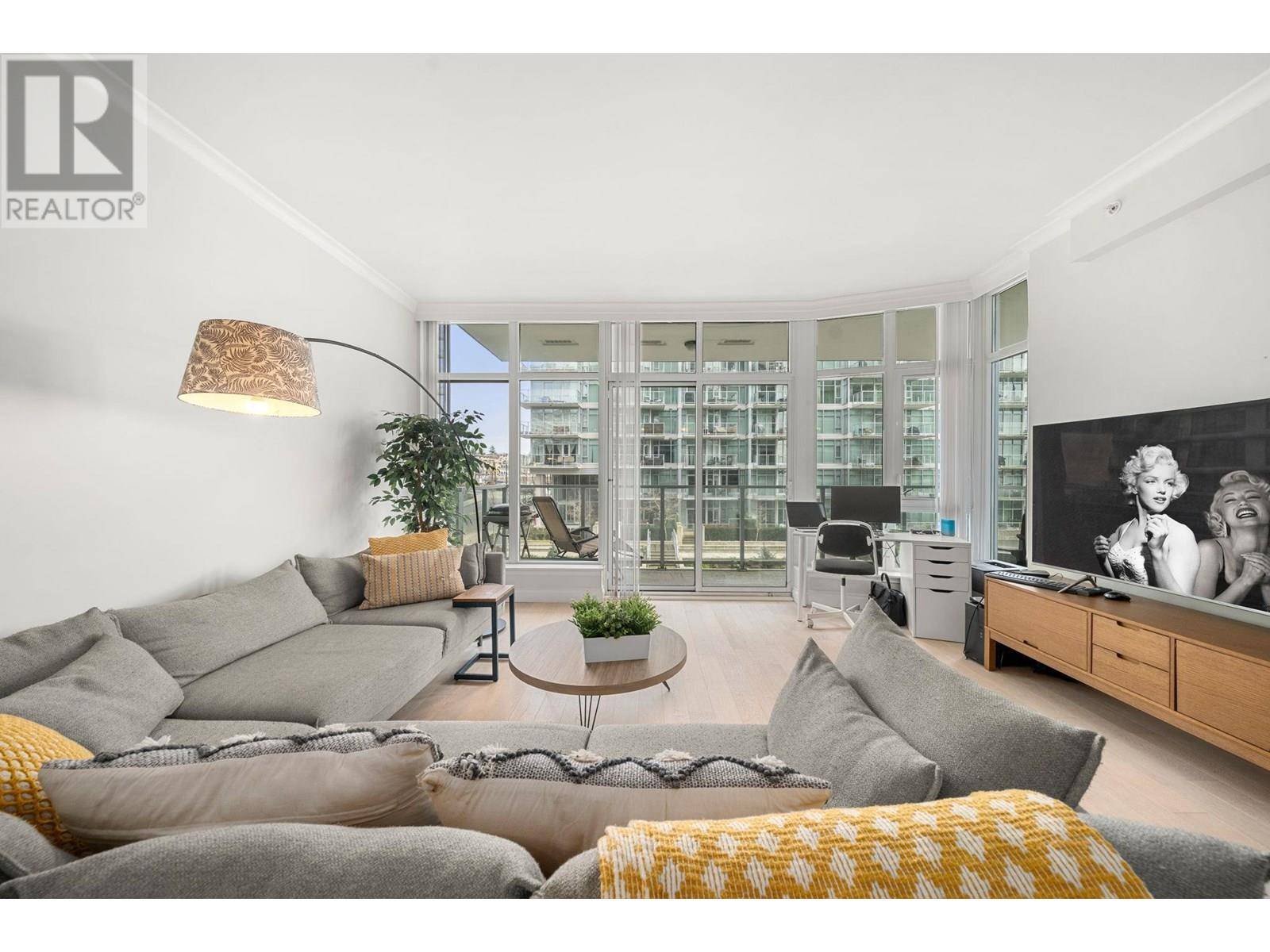 North Vancouver, BC V7L0G1,175 VICTORY SHIP WAY #313