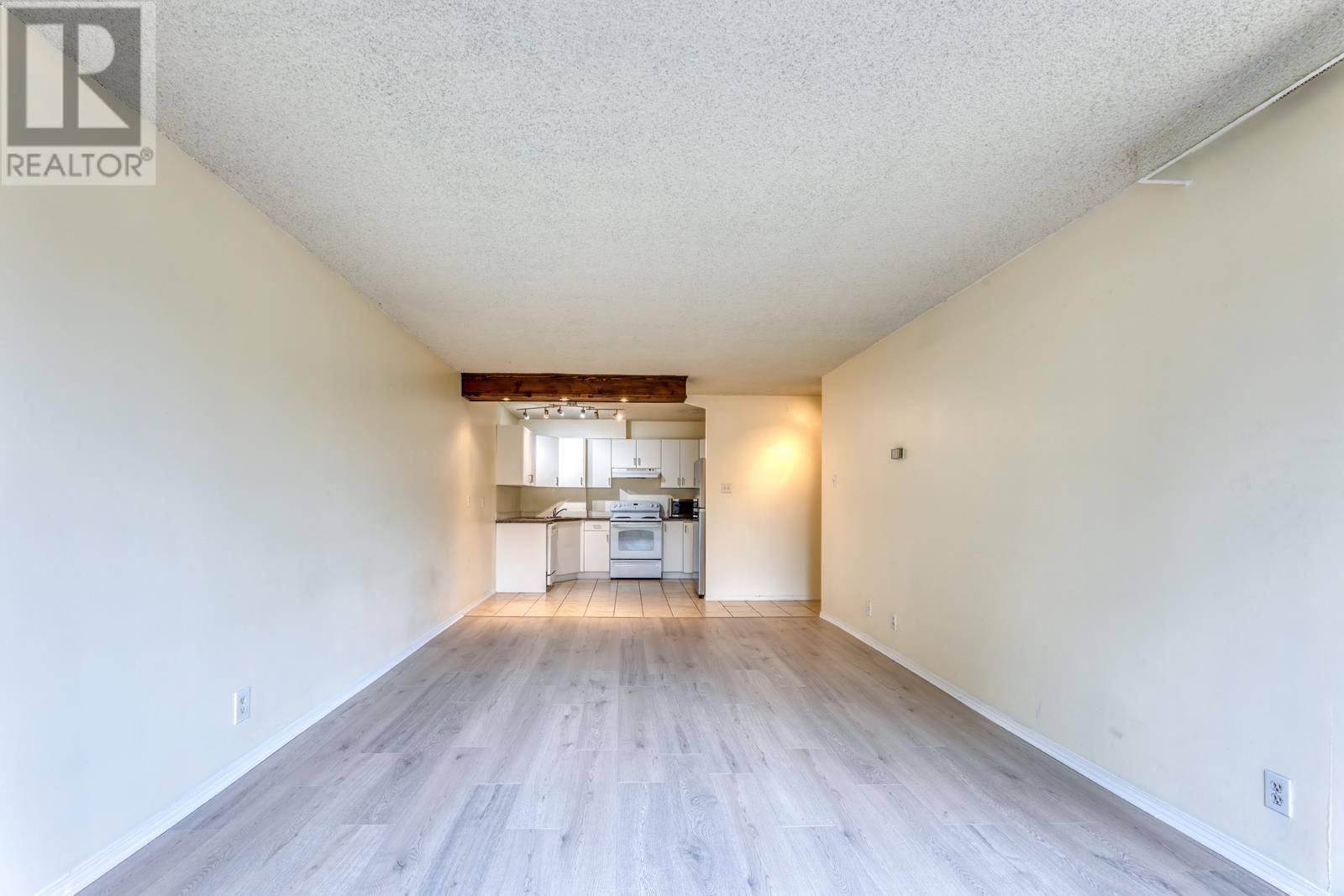 North Vancouver, BC V7P3E3,2012 FULLERTON AVE #1020