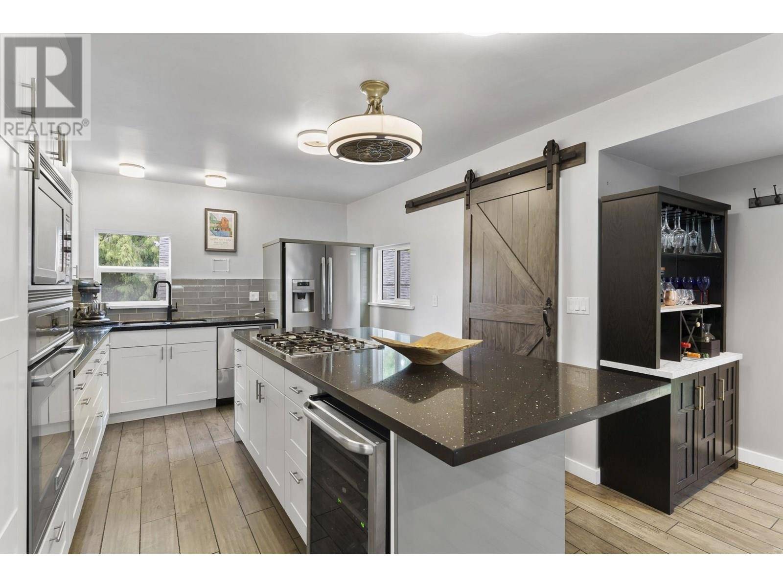 Maple Ridge, BC V2X6T3,12084 232ND STREET
