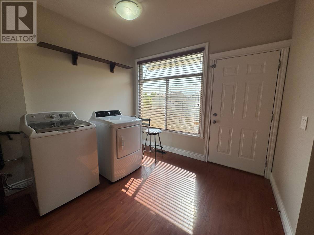 Maple Ridge, BC V2W2G3,10321 244 ST