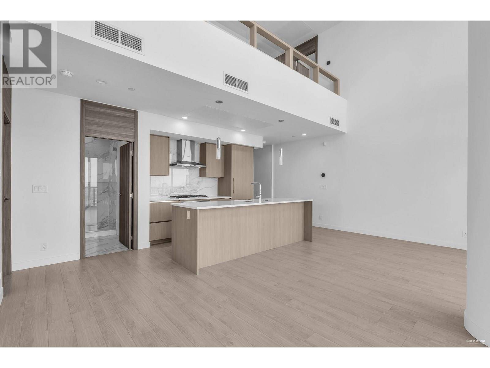 Burnaby, BC V5C0N2,4890 LOUGHEED HWY #4404