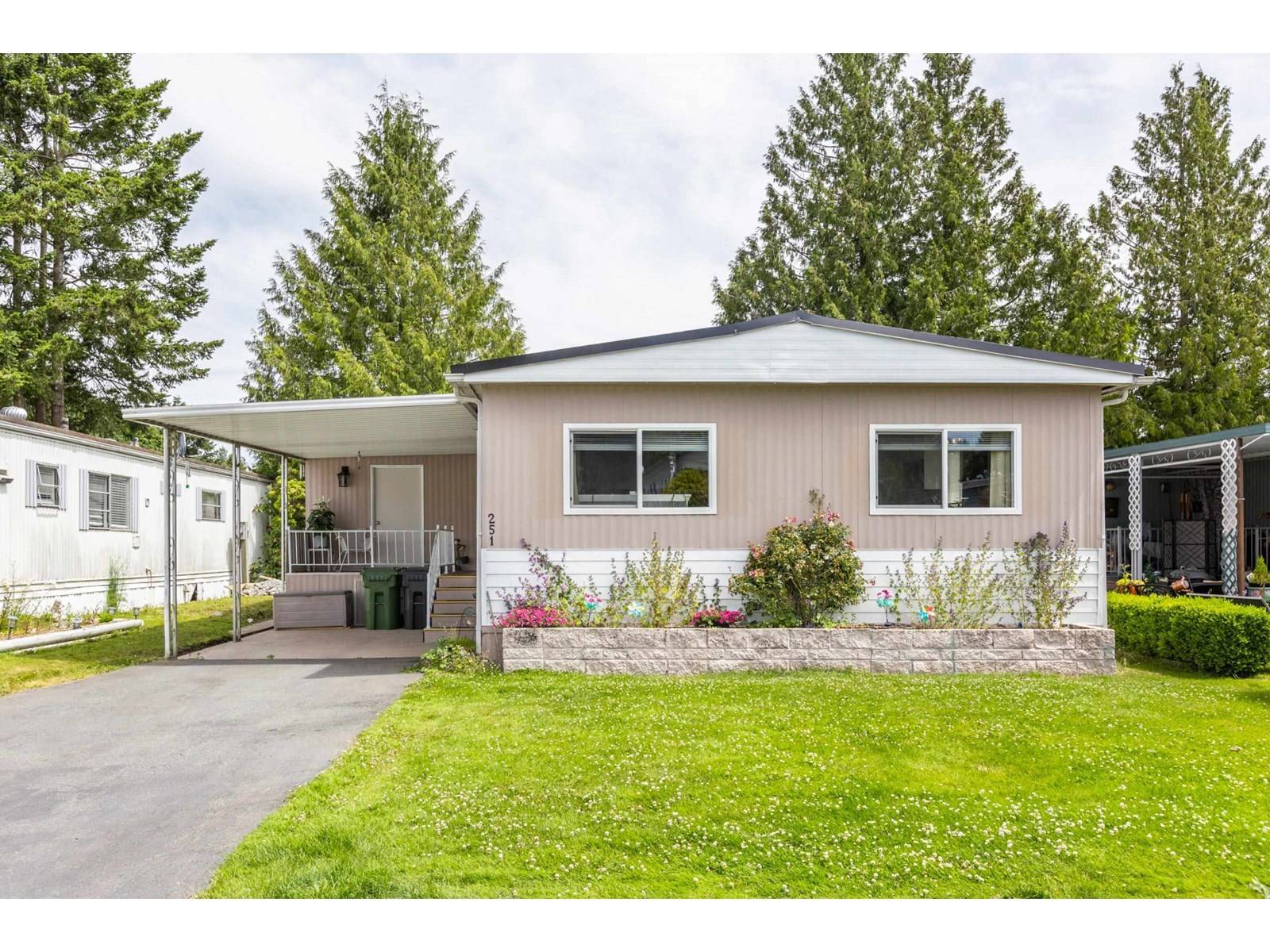 Surrey, BC V4A4X4,1840 160 #251