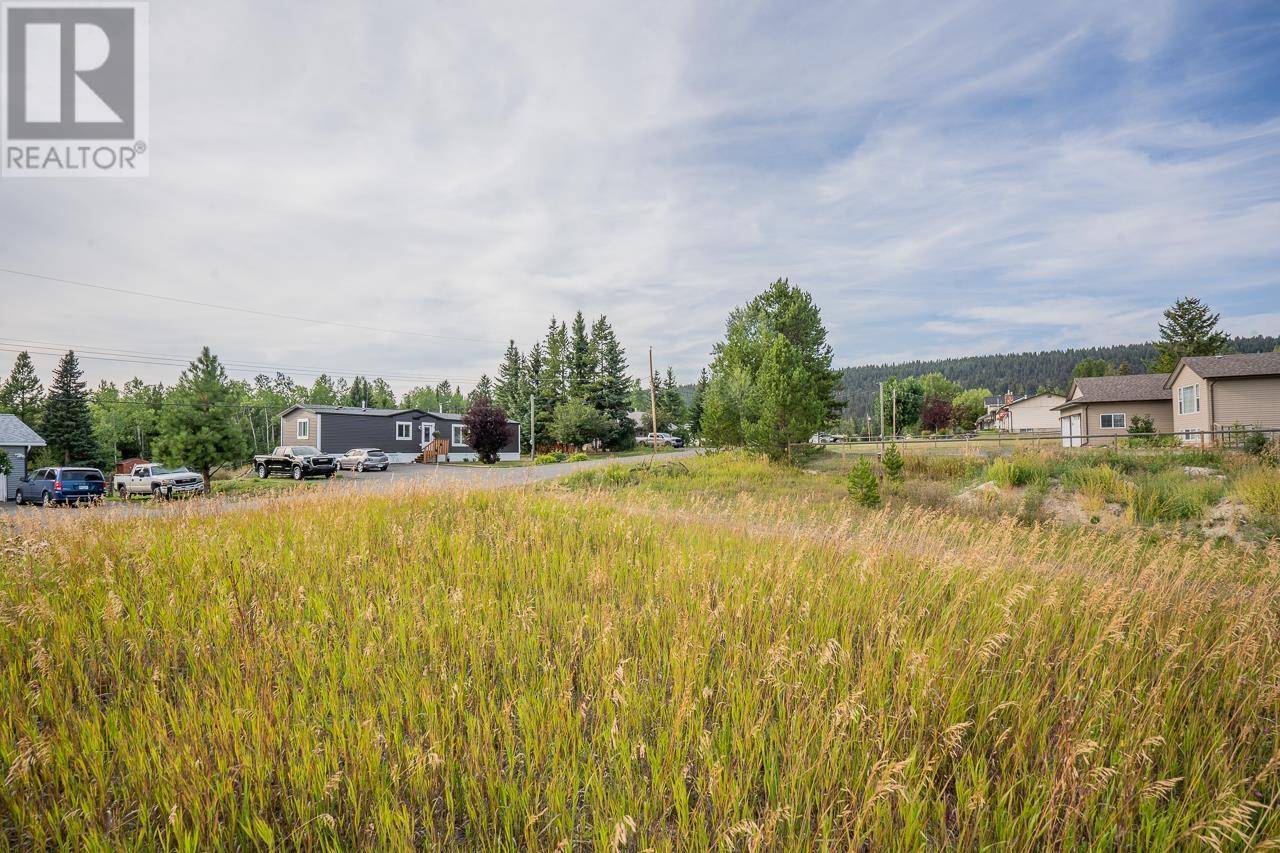 Horse Lake, BC V0K2E3,6506 GREY CRESCENT