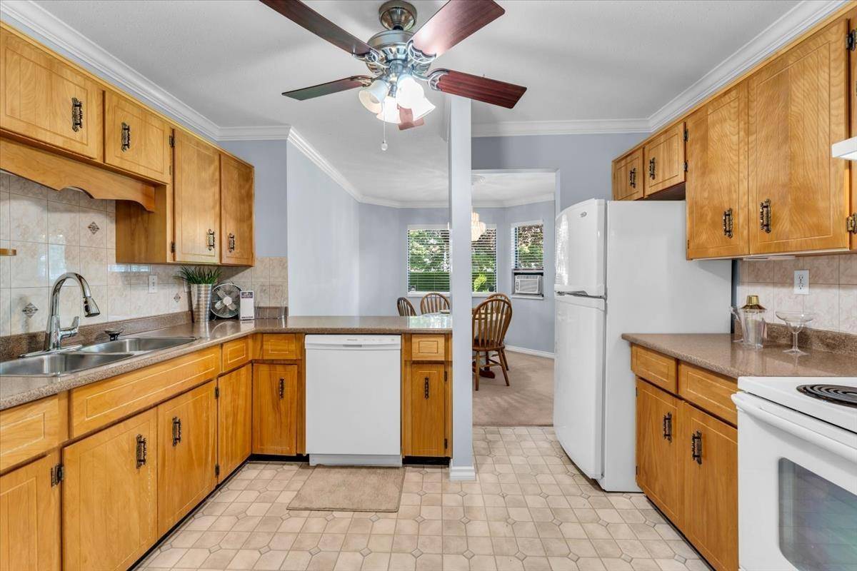 Chilliwack, BC V2R2R9,7455 HURON ST #13