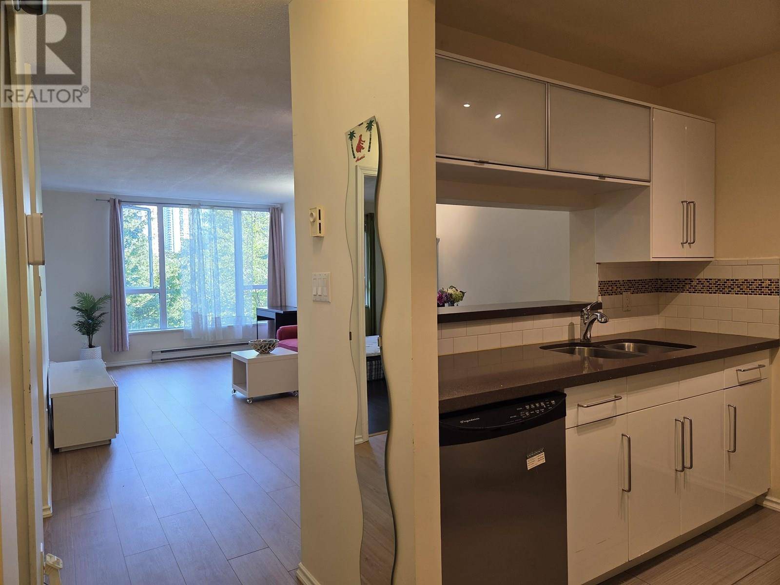 Vancouver, BC V5R6C7,5189 GASTON ST #301