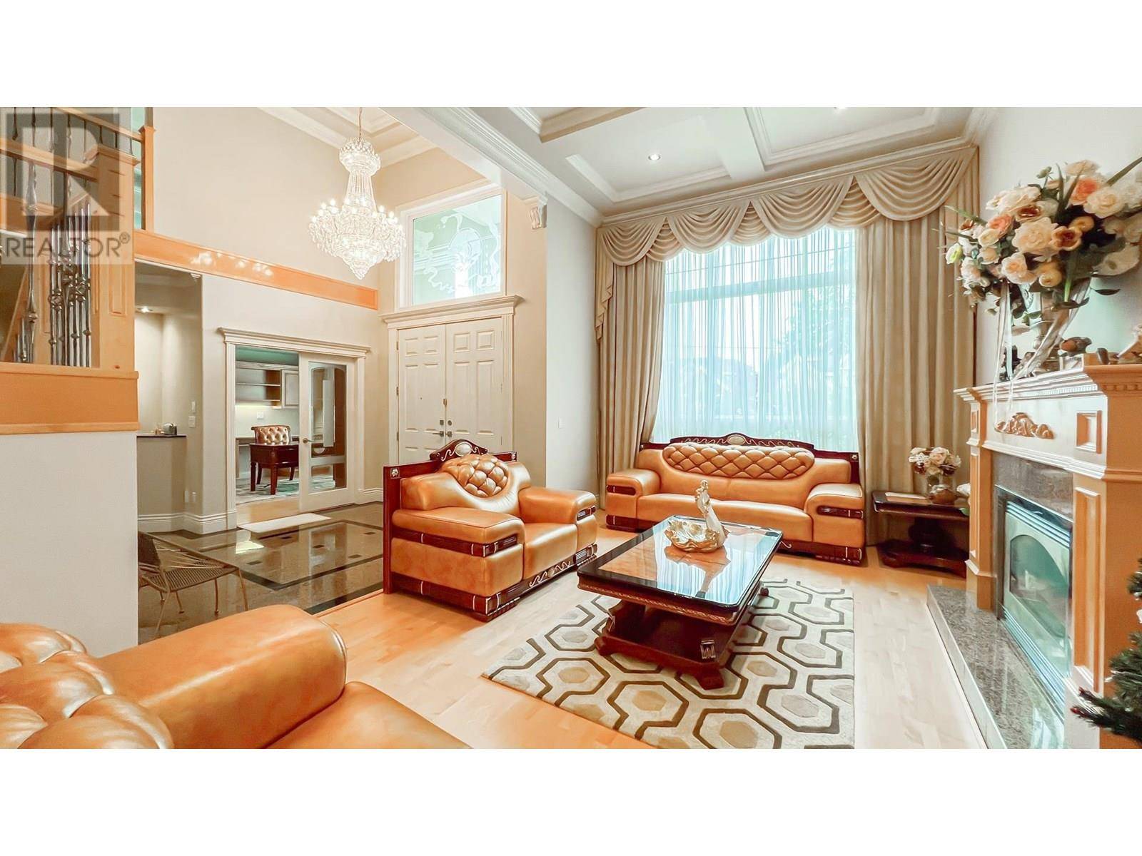 Richmond, BC V7C3S4,6571 CHATSWORTH ROAD