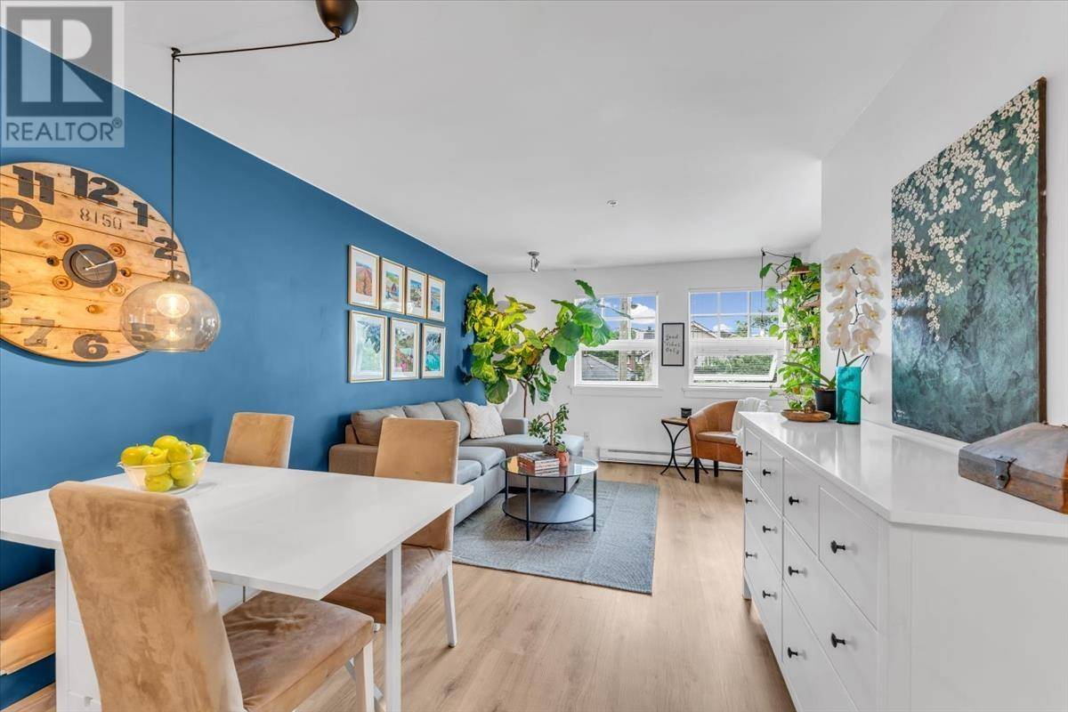 Vancouver, BC V5Z1T2,930 West 16TH AVE #305