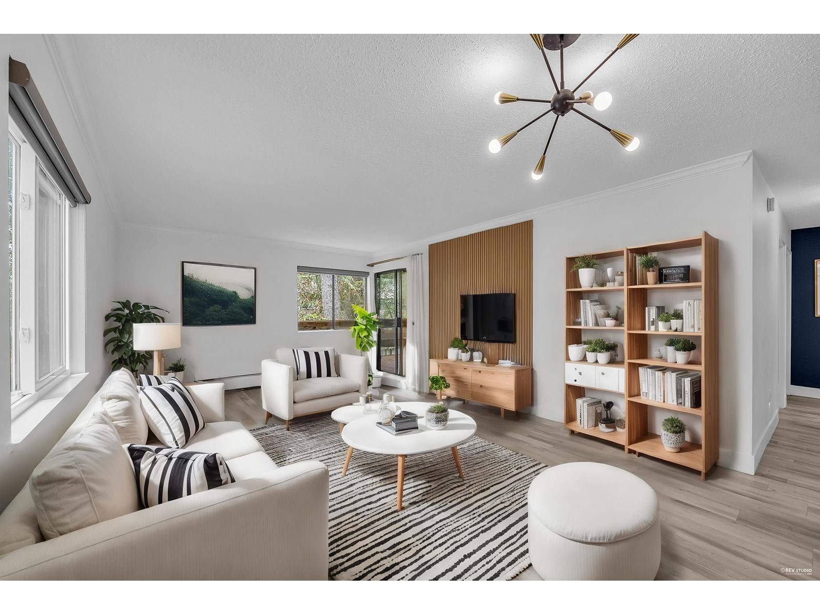 White Rock, BC V4B4B6,1555 FIR #102