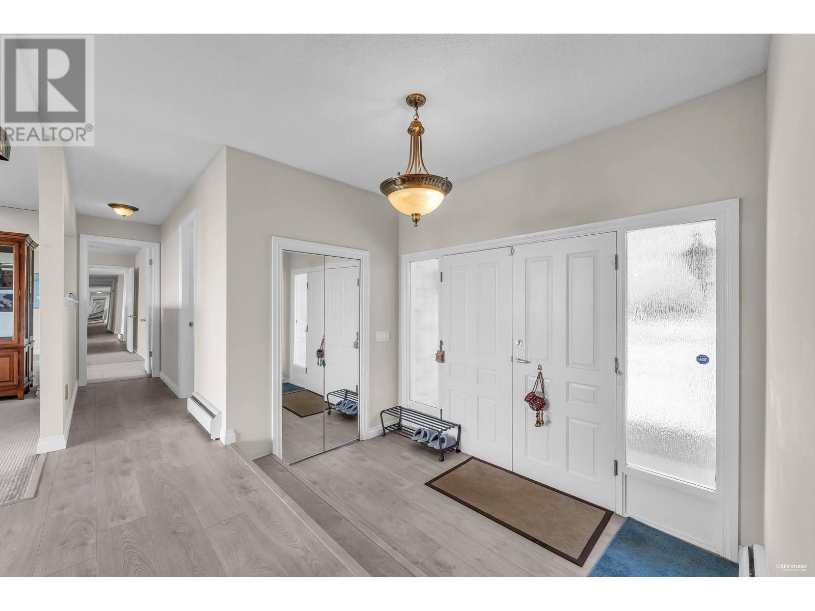 West Vancouver, BC V7S2L6,1368 TYROL ROAD
