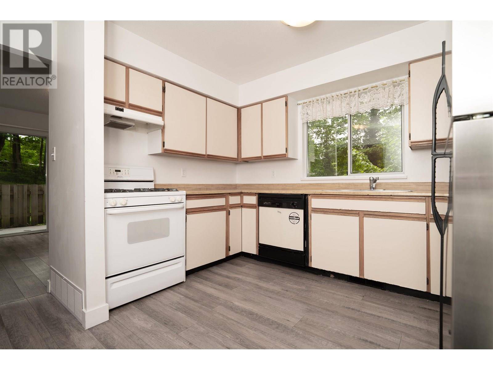 Port Moody, BC V3H1N8,65 SEAVIEW DRIVE
