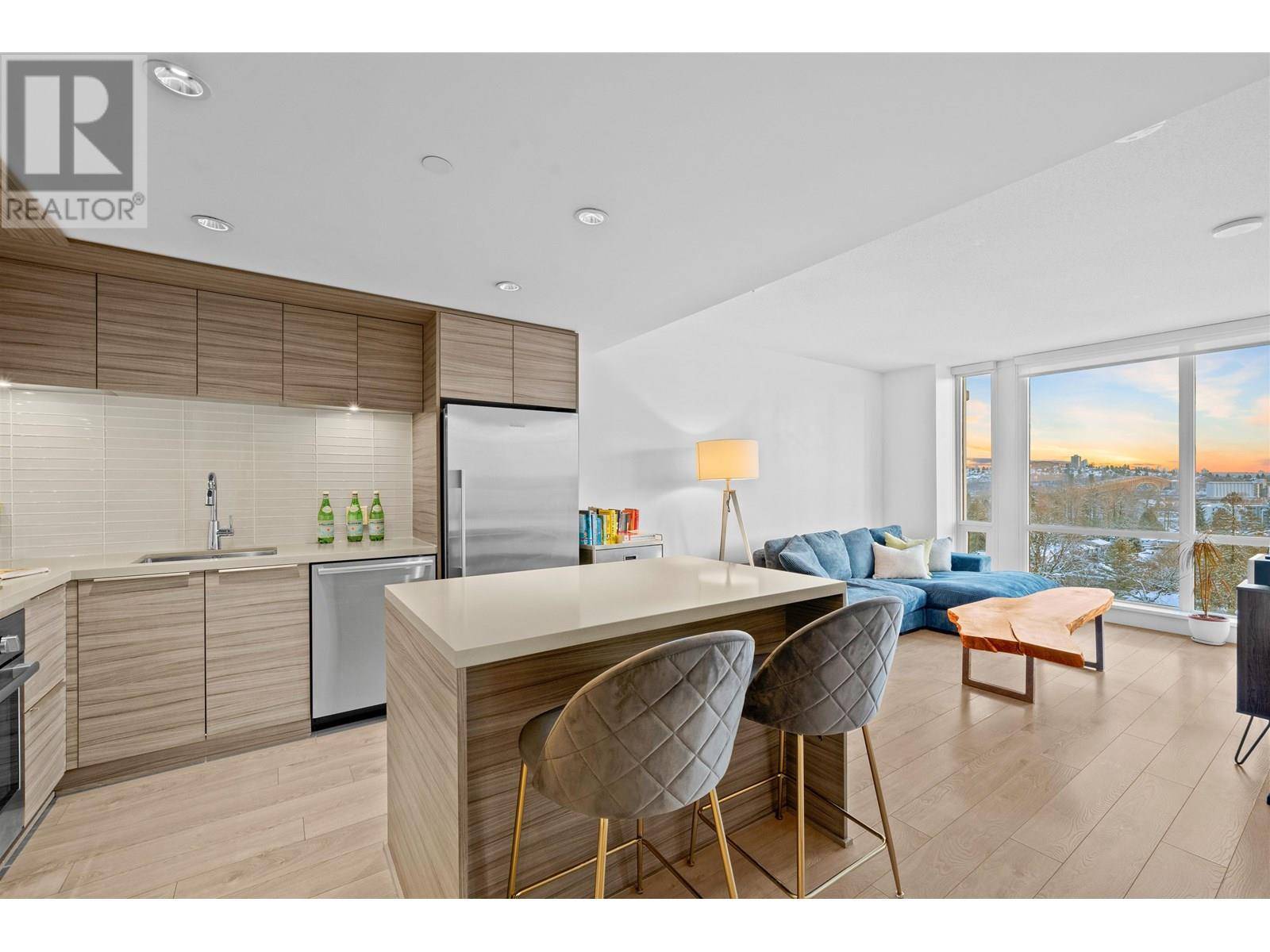 North Vancouver, BC V7J0A9,1550 FERN ST #1106