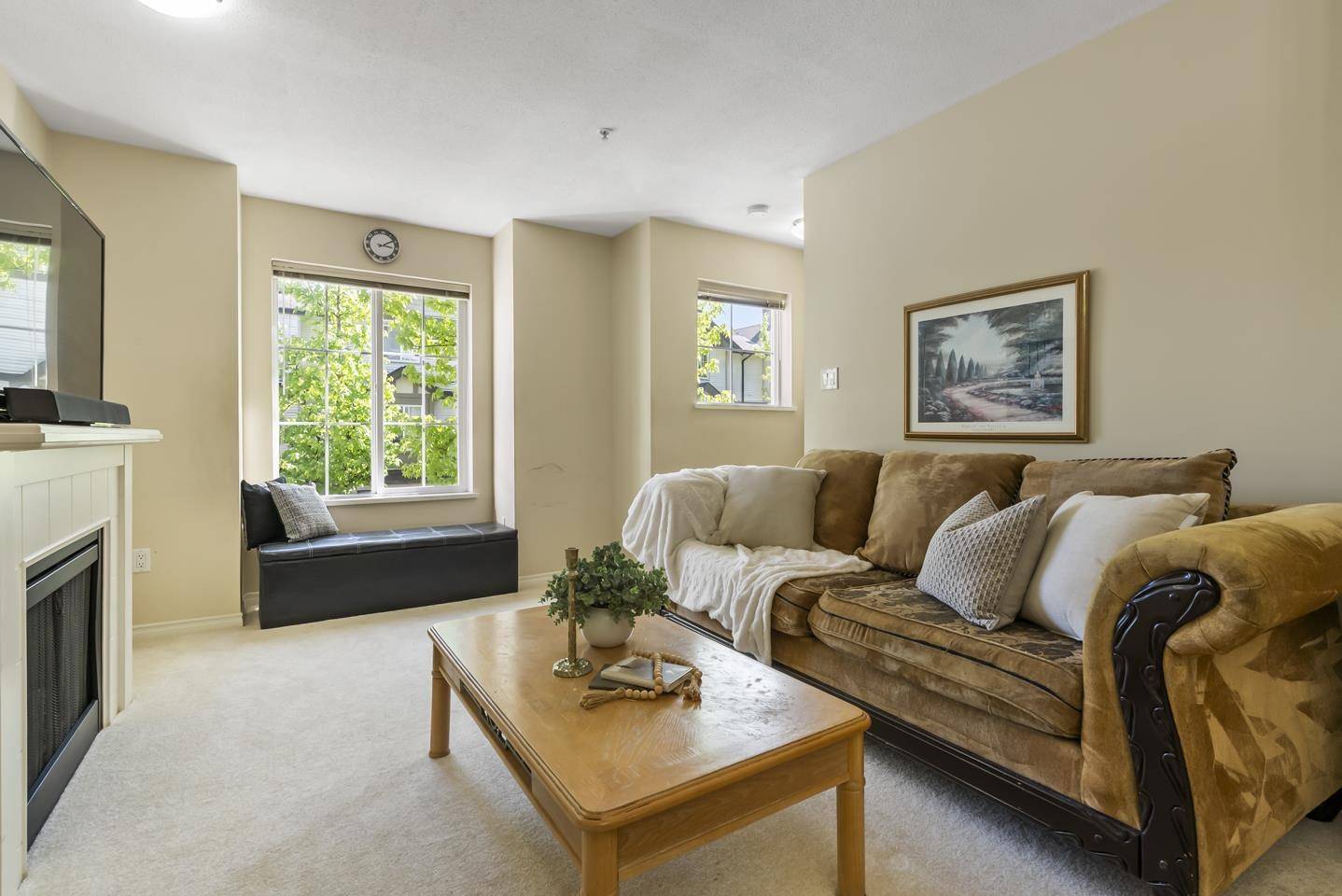 Surrey, BC V3R2W1,14855 100 #17
