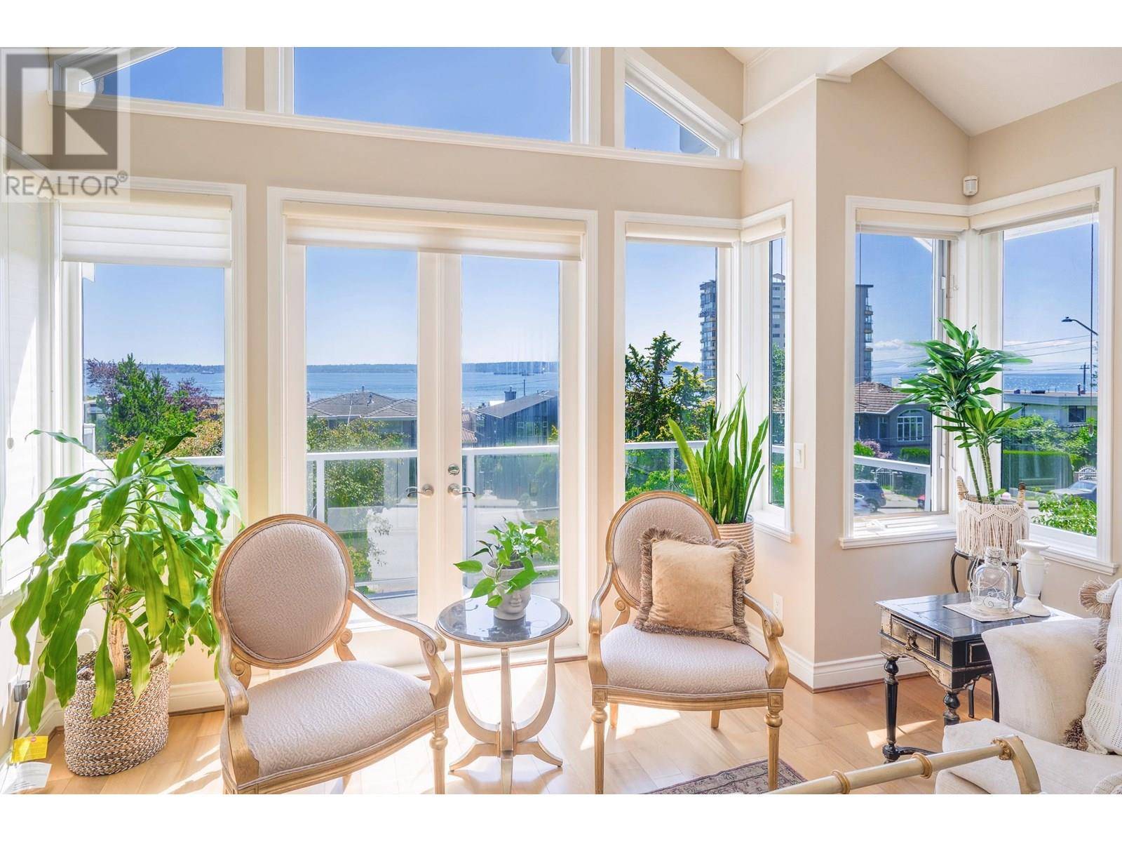 West Vancouver, BC V7V1K9,2349 MARINE DRIVE