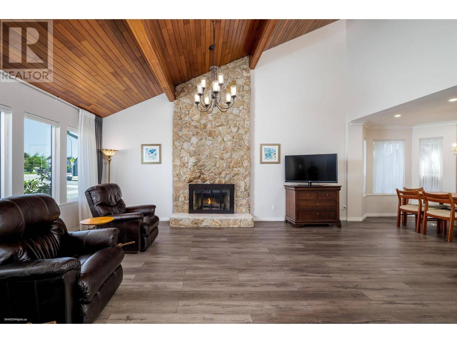 Richmond, BC V7E5B4,10420 TRURO DRIVE