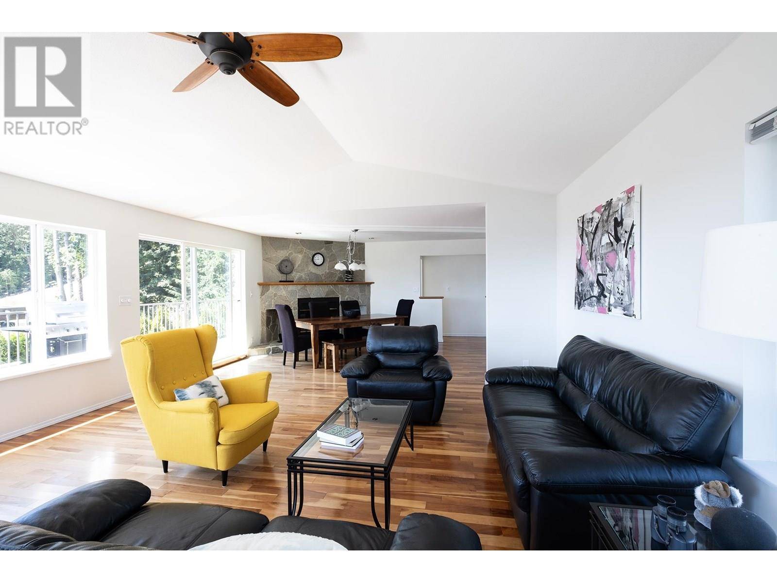 Gibsons, BC V0N1V0,485 ABBS ROAD