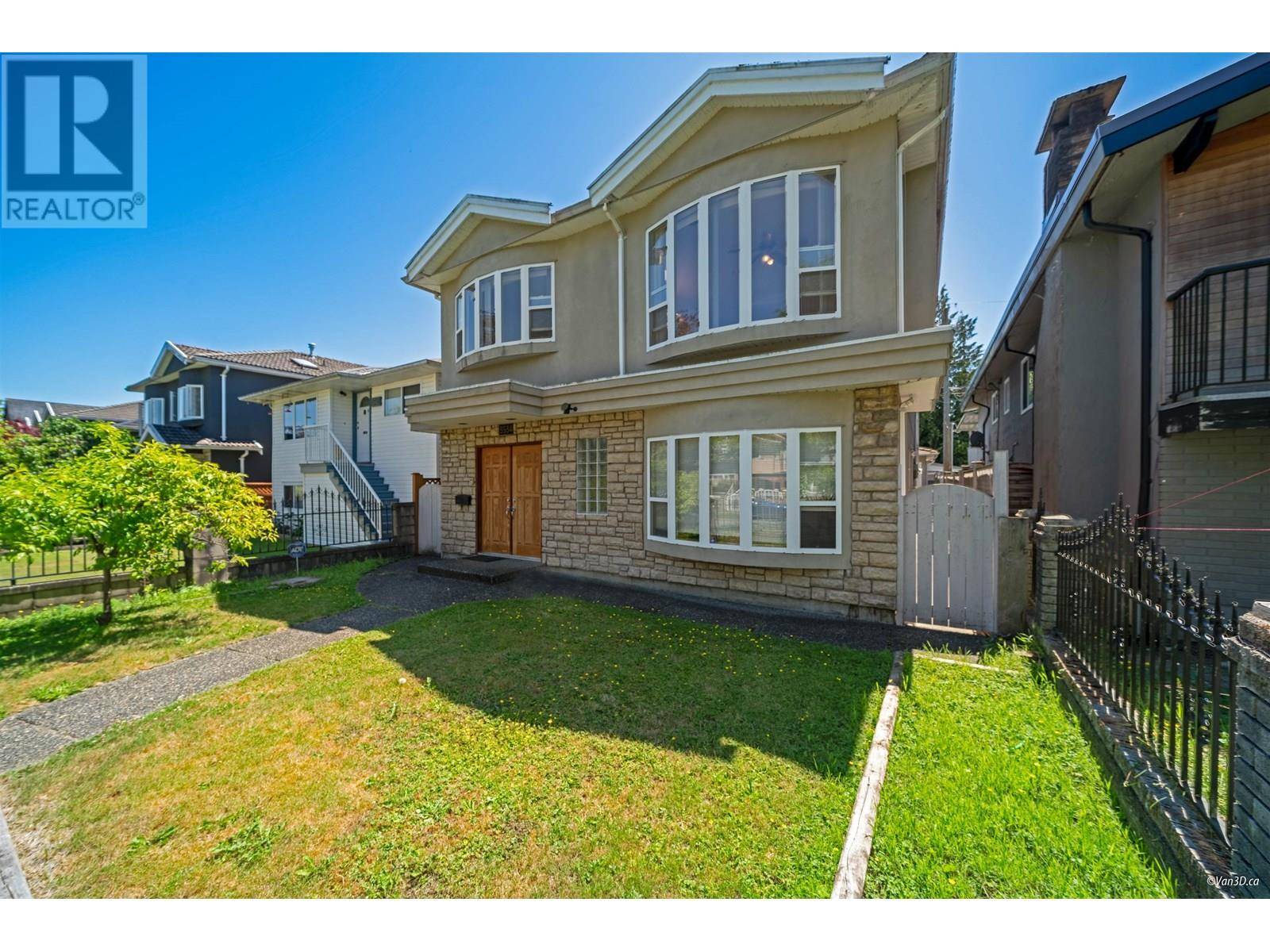 Vancouver, BC V5R1K2,3534 E 25TH AVENUE