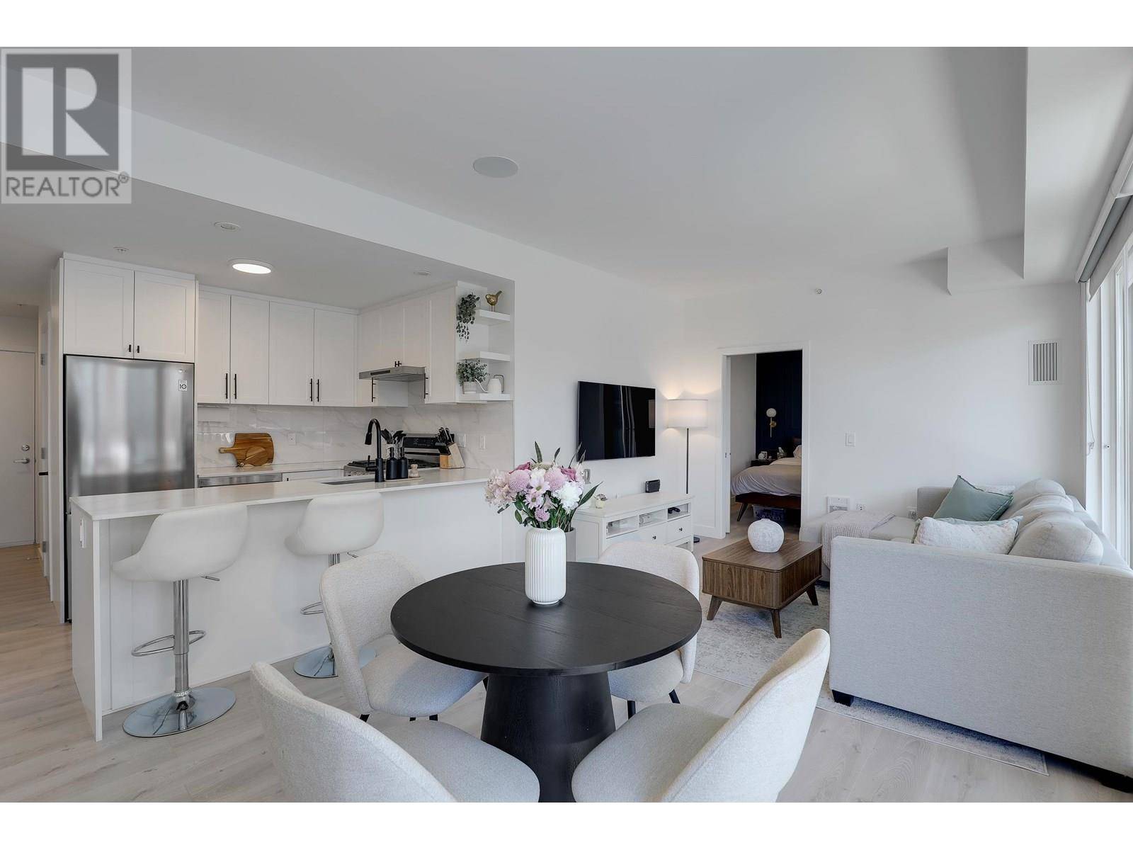 Vancouver, BC V5R4S9,2688 DUKE ST #401