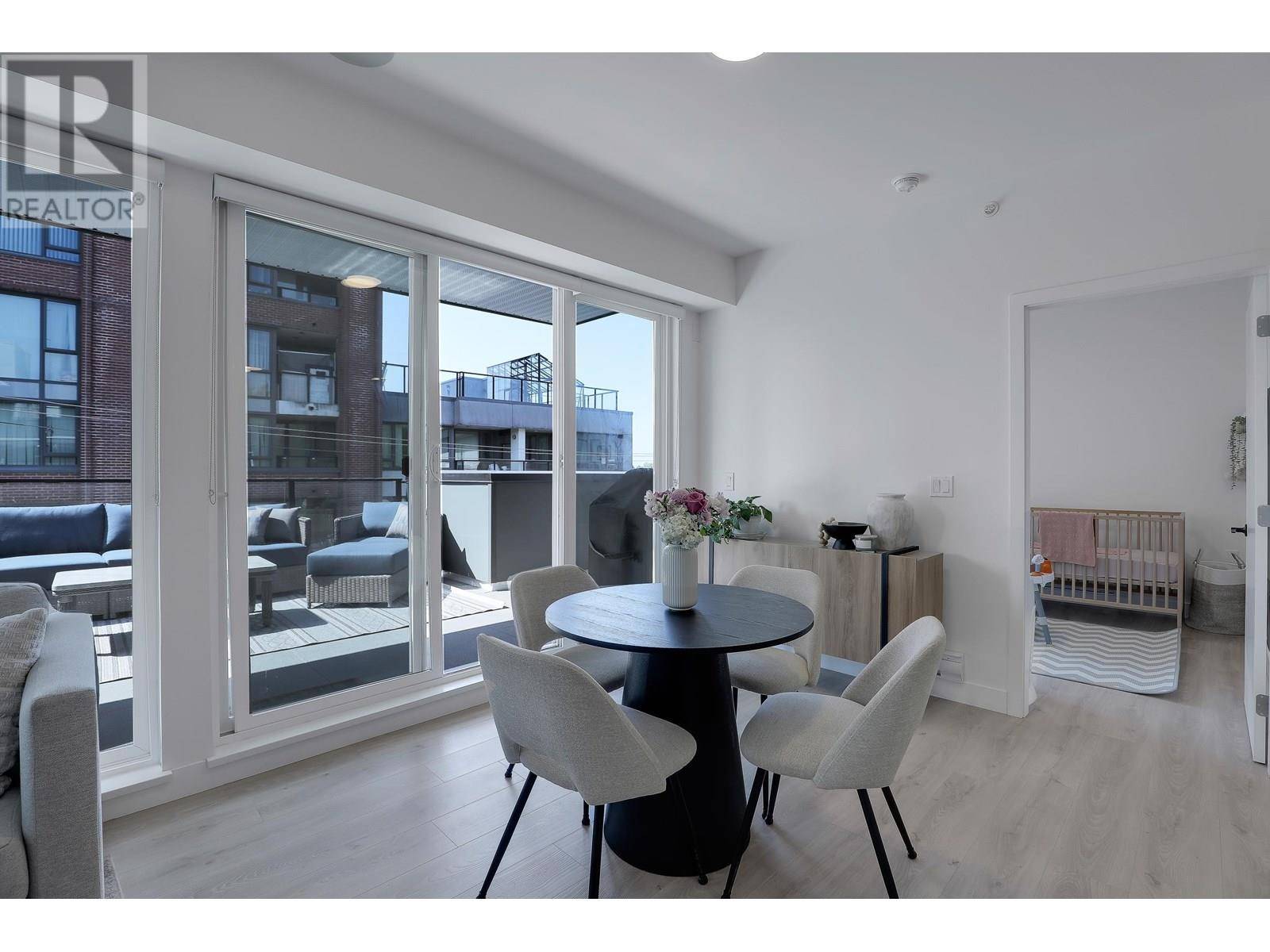 Vancouver, BC V5R4S9,2688 DUKE ST #401