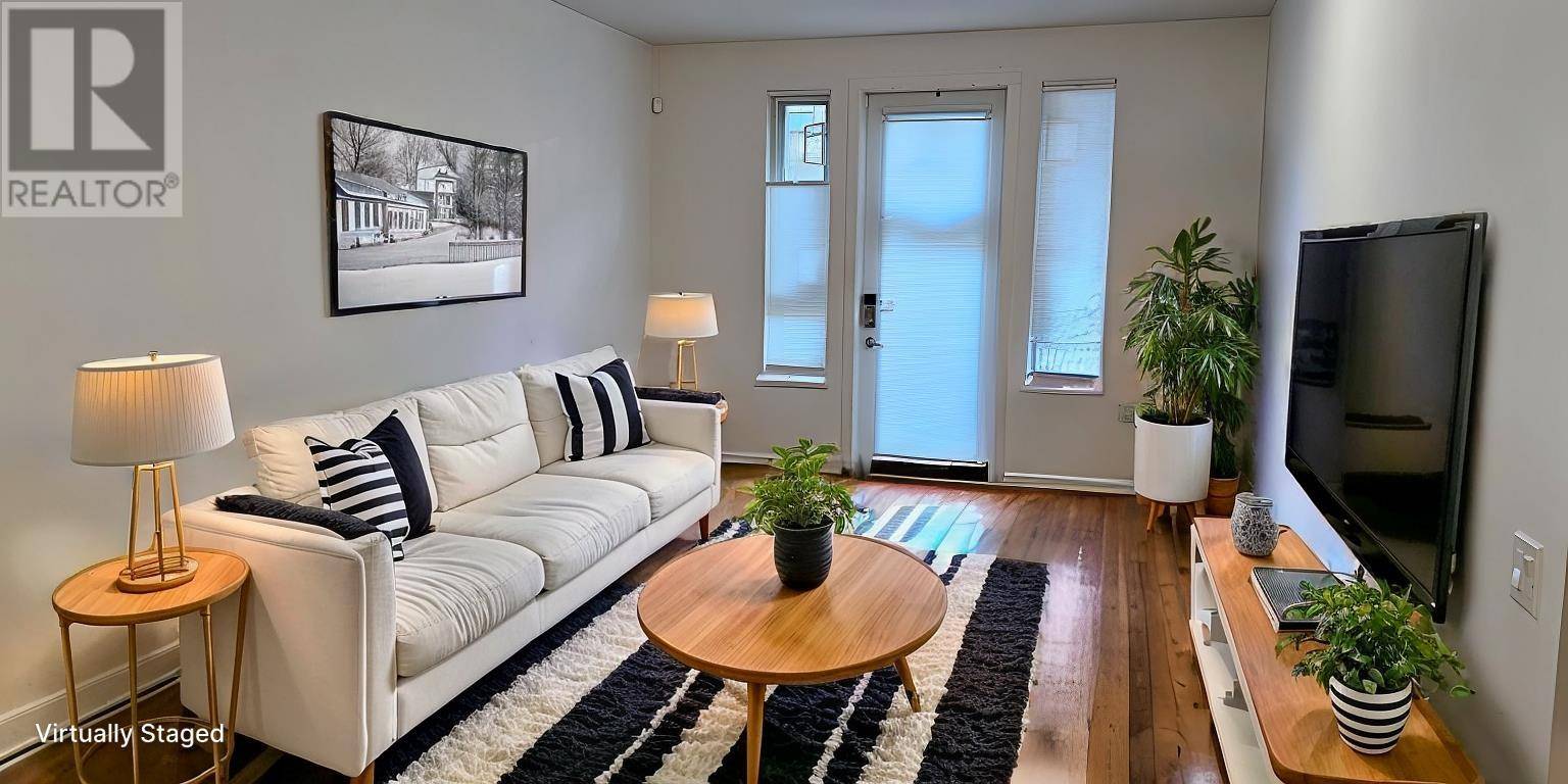 Burnaby, BC V5A0B3,9250 UNIVERSITY HIGH ST #108