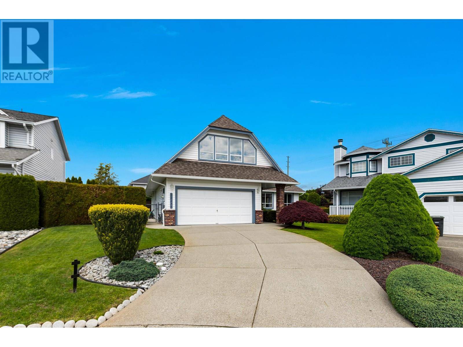 Pitt Meadows, BC V3Y2E1,12235 CYPRESS COURT