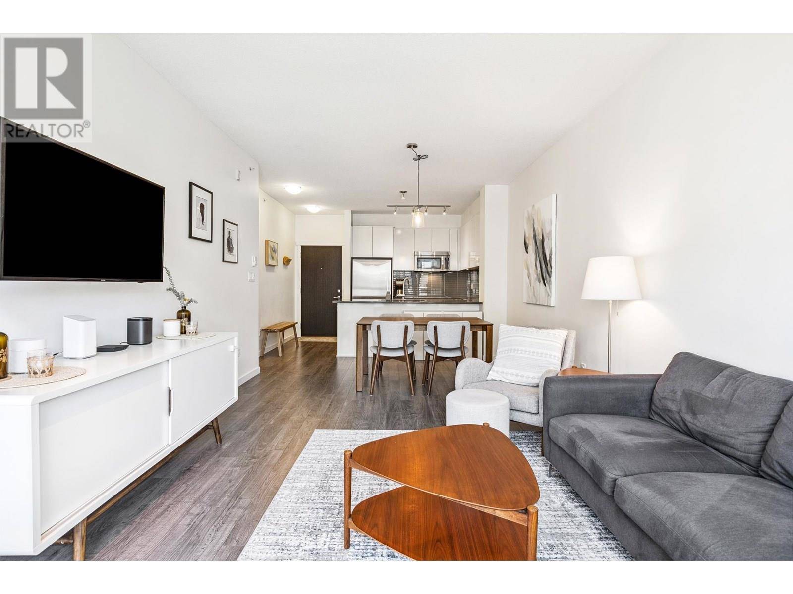 North Vancouver, BC V7J0A8,2665 MOUNTAIN HWY #516