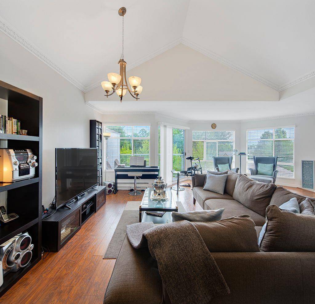 Delta, BC V4E3M6,6866 NICHOLSON #305