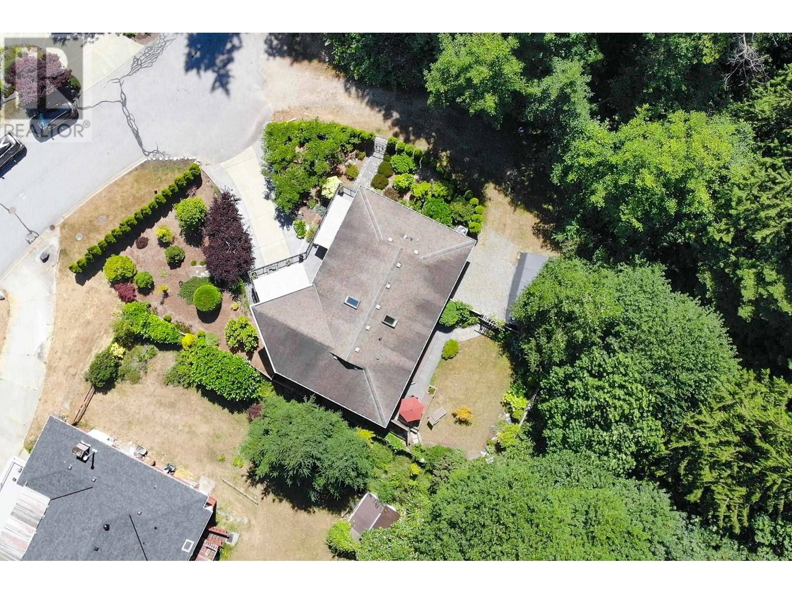 Gibsons, BC V0N1V8,830 BAYVIEW HEIGHTS ROAD