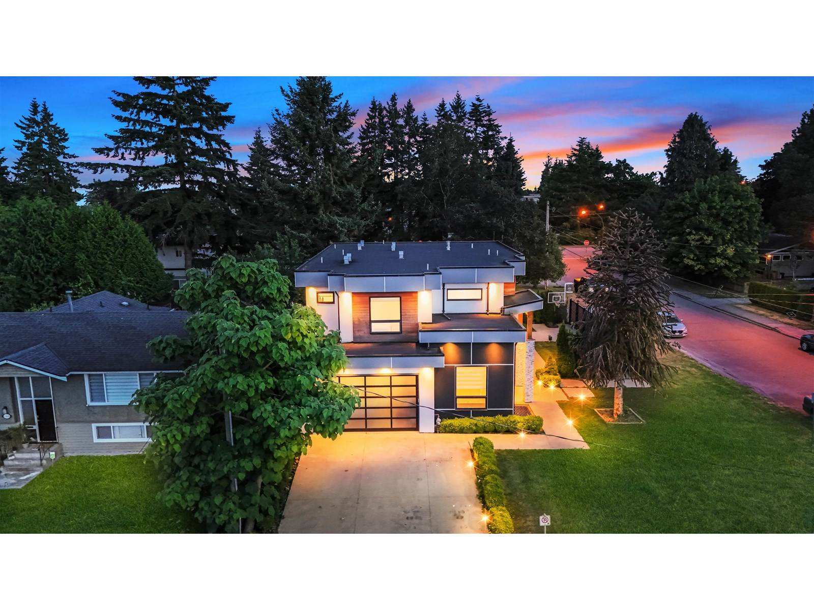 White Rock, BC V4B4N2,1440 MAPLE STREET