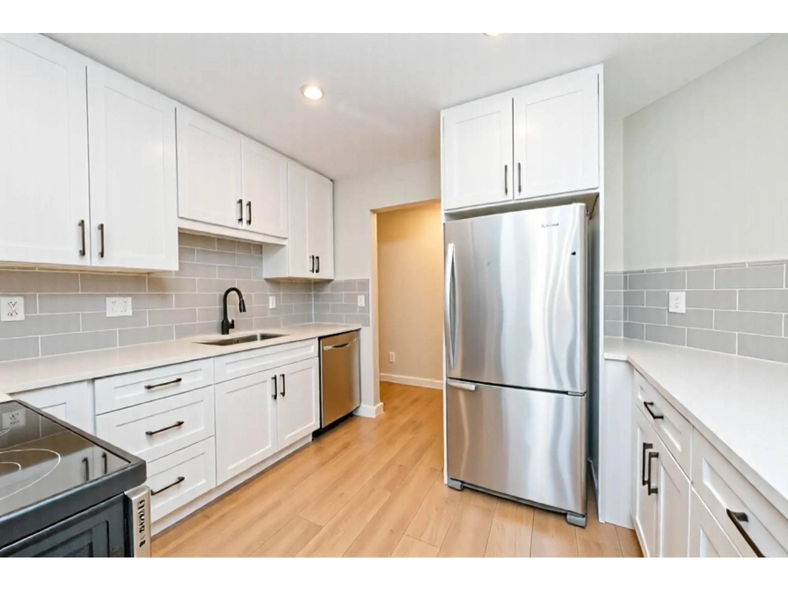 Abbotsford, BC V2S6Z2,33401 MAYFAIR #304