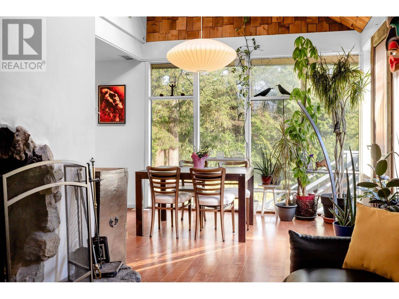 North Vancouver, BC V7K2R4,4524 PRIME STREET