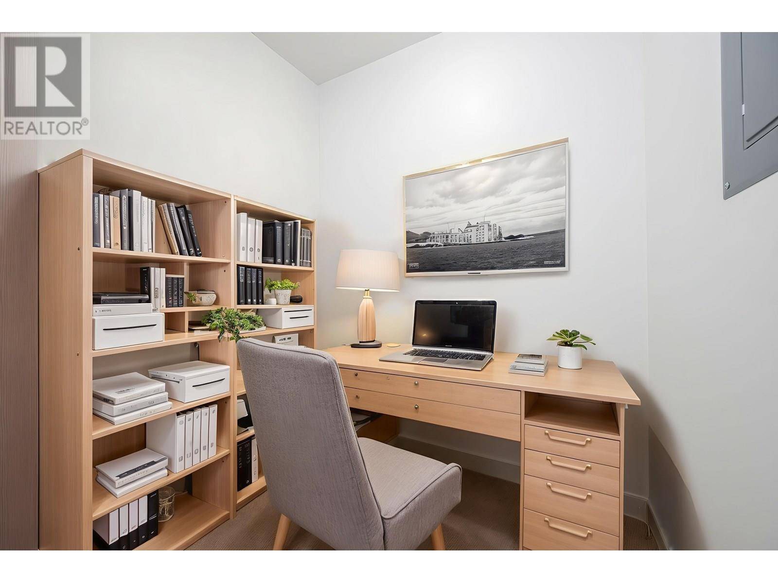 North Vancouver, BC V7L0C6,111 East 3RD ST #414