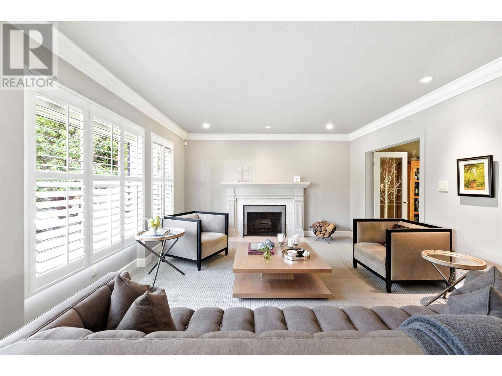 West Vancouver, BC V7W3E6,4817 MEADFEILD ROAD