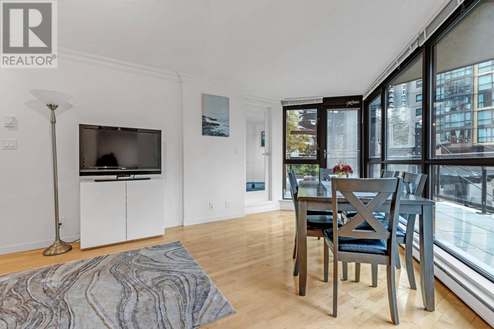 Vancouver, BC V6E4S1,1331 ALBERNI ST #106