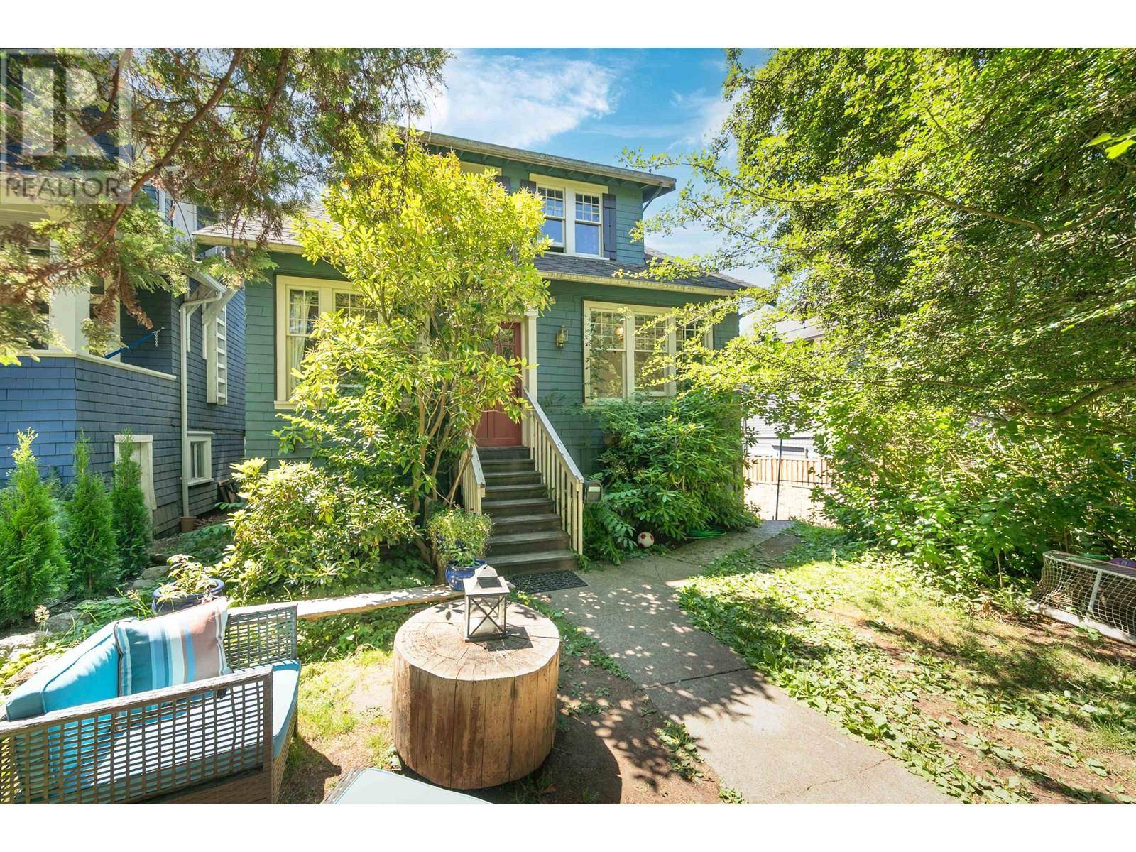 Vancouver, BC V6R1L9,3636 W 3RD AVENUE