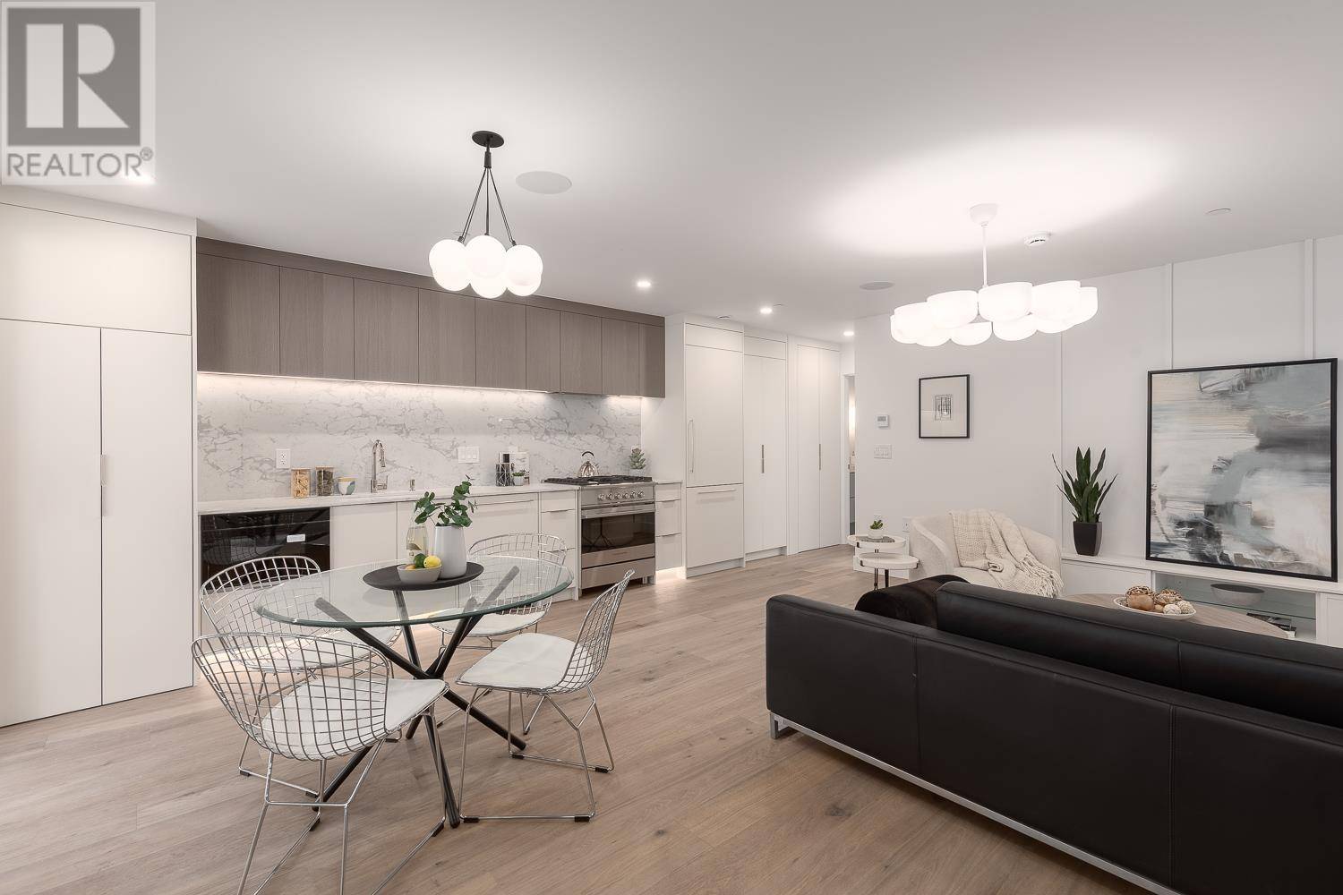 Vancouver, BC V6M1A3,1143 W 33RD AVENUE